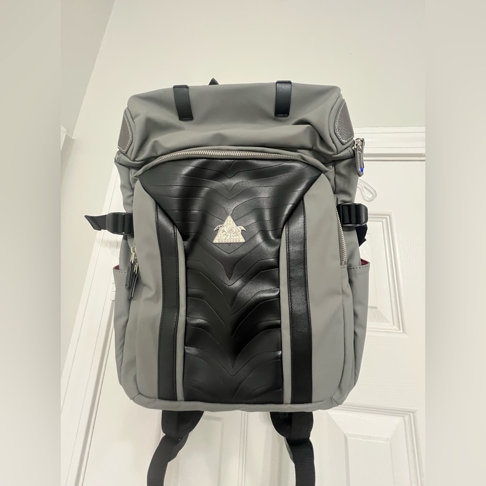 RARE!!! Yu-Gi-Oh! Blue-Eyes White Dragon 3D Black and Gray Backpack. Like New! - Picture 5 of 12